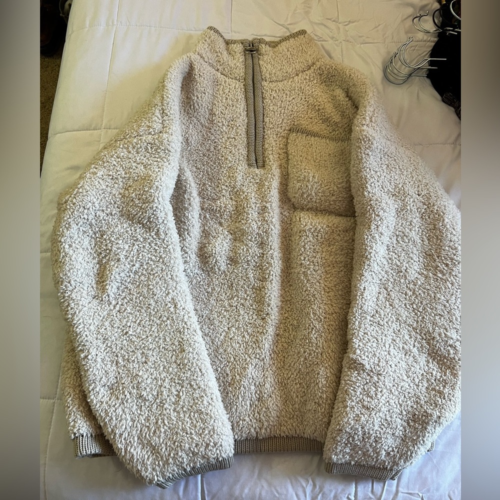 Cream pullover